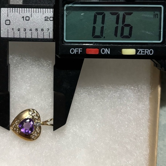 10k gold heart shaped pendant with amethyst stone and small diamond - Picture 8 of 8